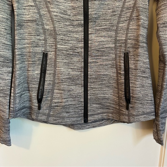 Lululemon Define Womens Jacket - Gray - Size 8 - Picture 5 of 6